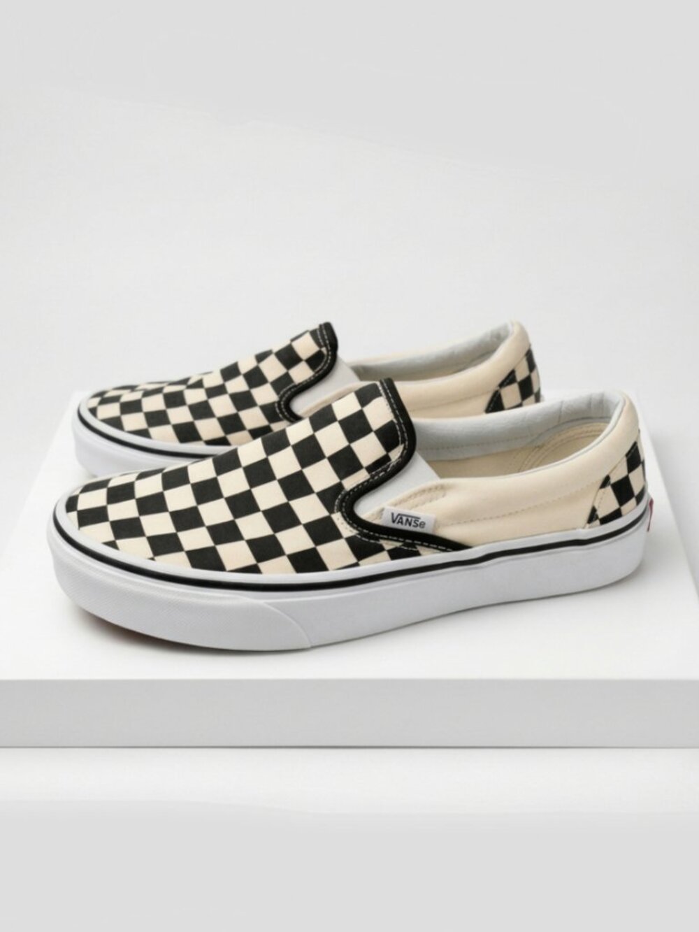 Classic Vans Checkerboard Slip-On Sneakers in Women's Size 8 / Men's Size 6.5